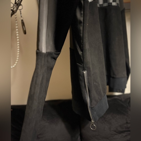 Vie+Richie long sleeve never worn
XL - Picture 6 of 12